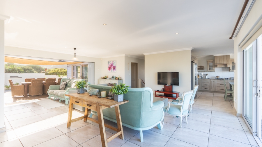 4 Bedroom Property for Sale in Yzerfontein Western Cape